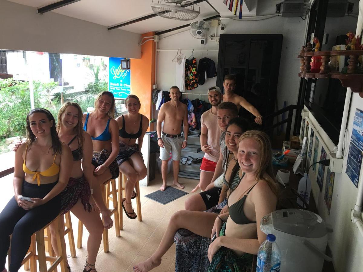 Voyagers Hostel Kepulauan Phi Phi Bagian luar foto