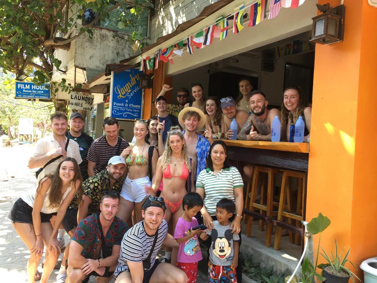 Voyagers Hostel Kepulauan Phi Phi Bagian luar foto