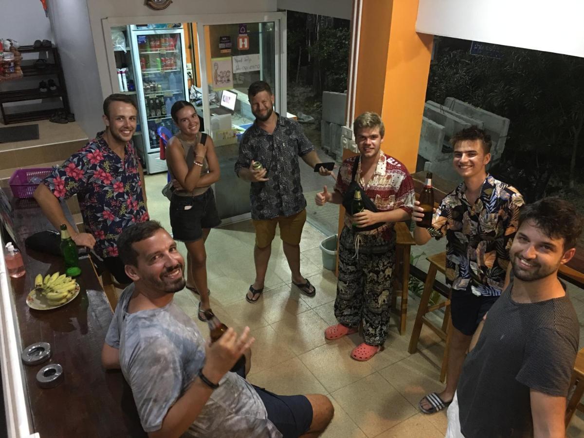 Voyagers Hostel Kepulauan Phi Phi Bagian luar foto