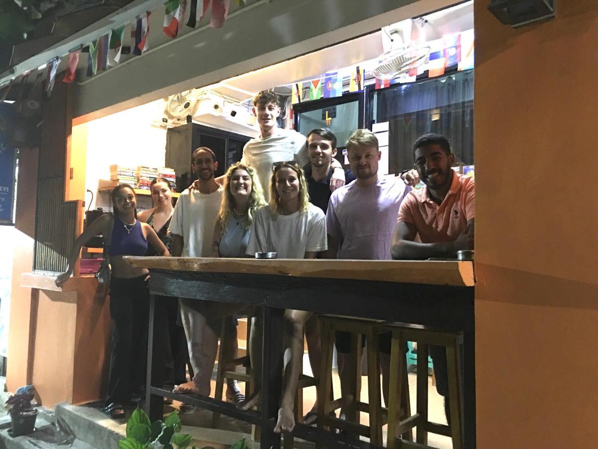 Voyagers Hostel Kepulauan Phi Phi Bagian luar foto