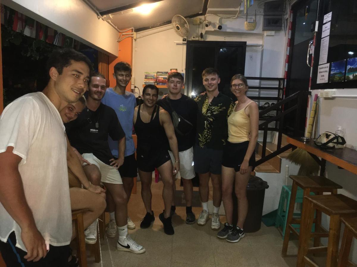 Voyagers Hostel Kepulauan Phi Phi Bagian luar foto