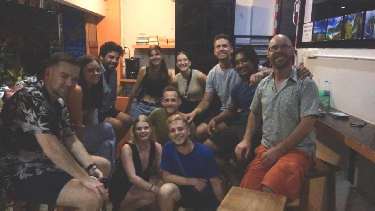 Voyagers Hostel Kepulauan Phi Phi Bagian luar foto