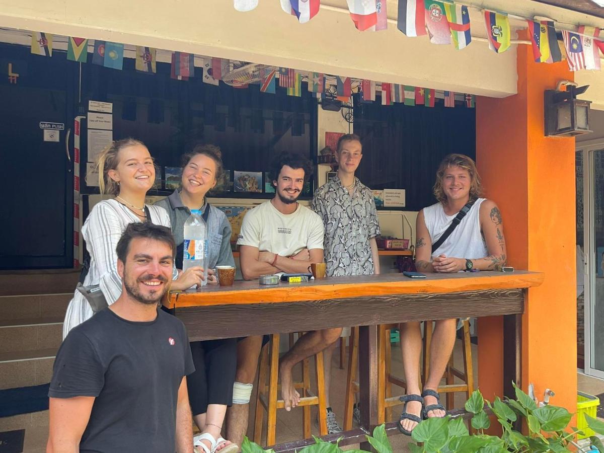 Voyagers Hostel Kepulauan Phi Phi Bagian luar foto