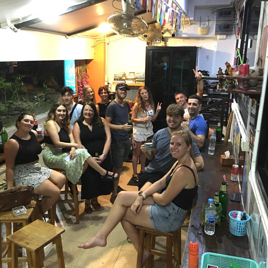 Voyagers Hostel Kepulauan Phi Phi Bagian luar foto