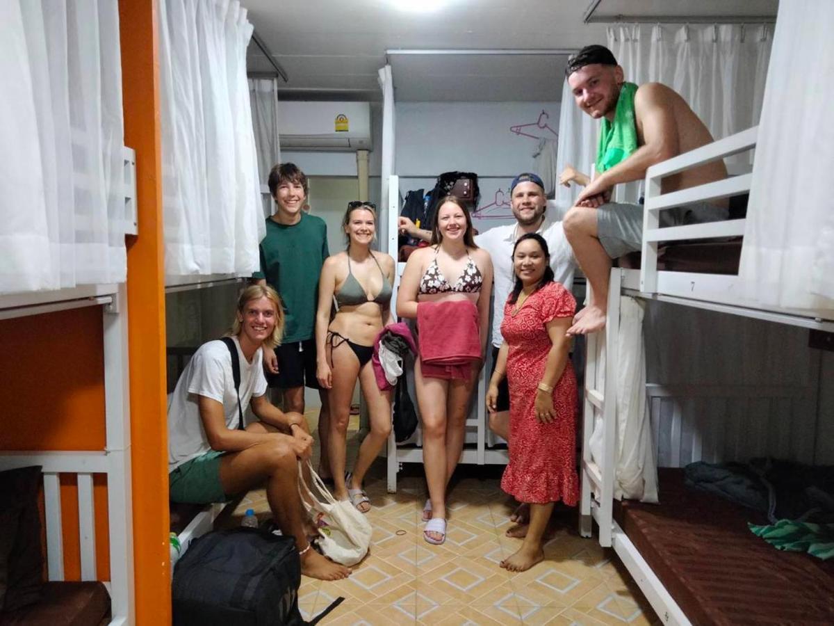 Voyagers Hostel Kepulauan Phi Phi Bagian luar foto