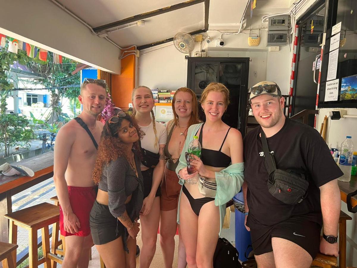 Voyagers Hostel Kepulauan Phi Phi Bagian luar foto