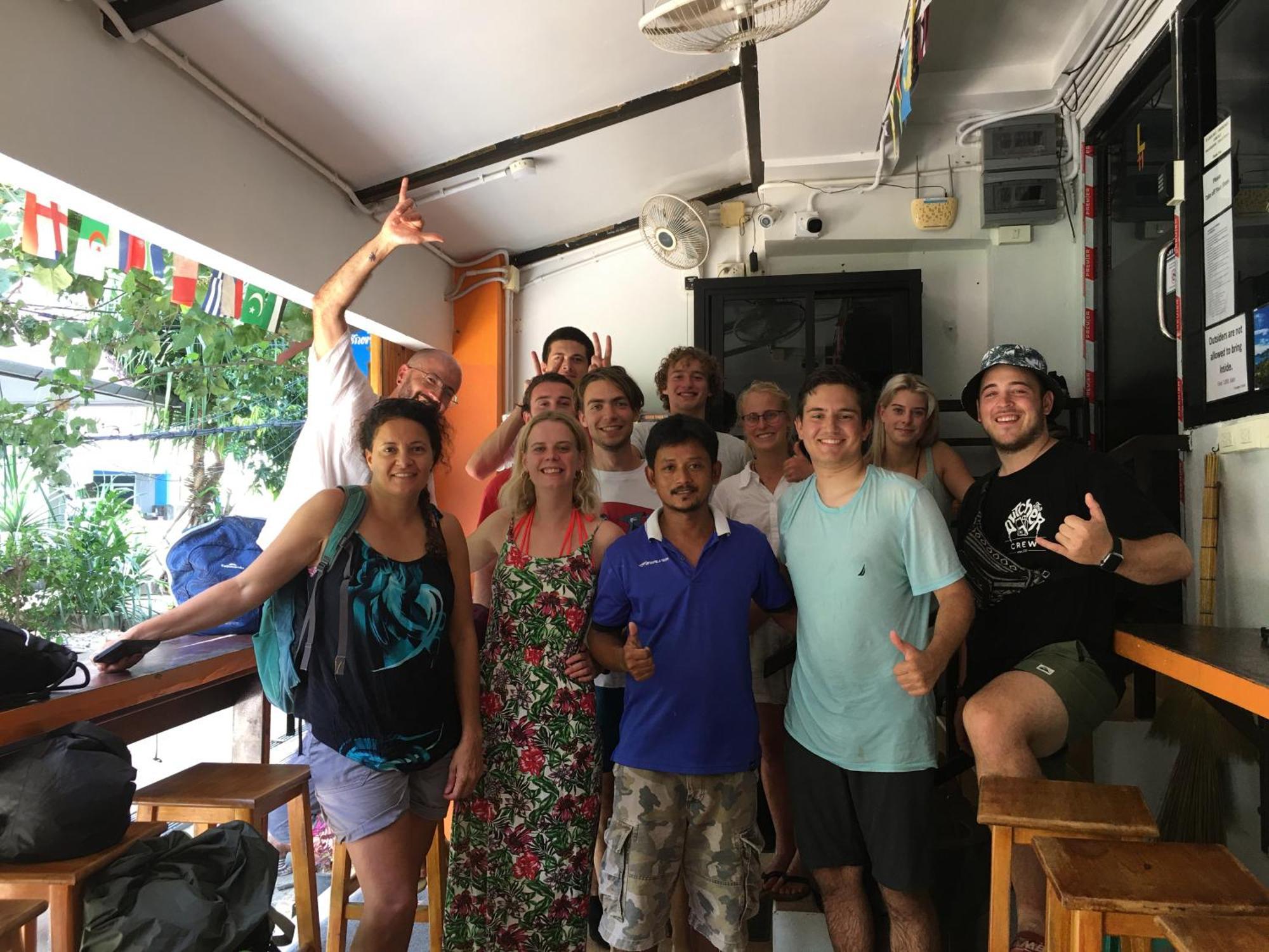 Voyagers Hostel Kepulauan Phi Phi Bagian luar foto